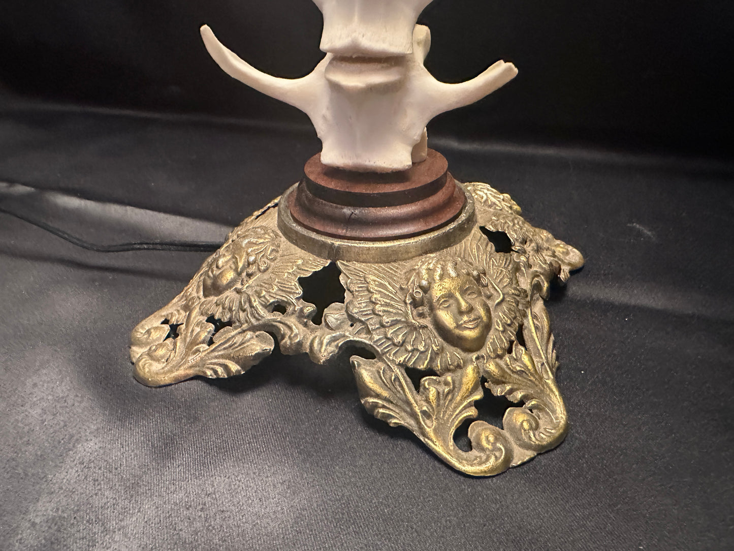 Deer Spine Table Lamp Black Walnut