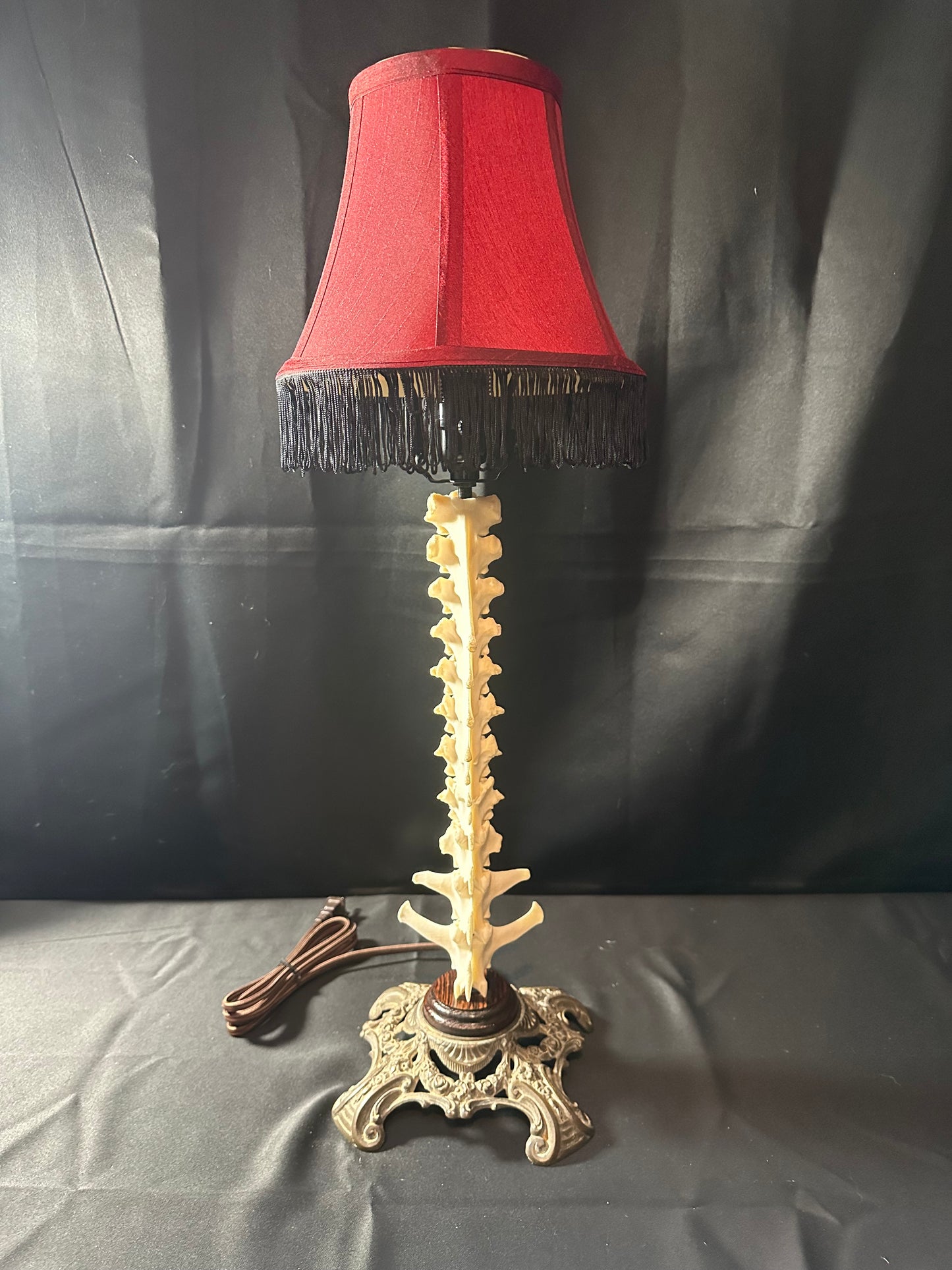 Deer Spine Table Lamp