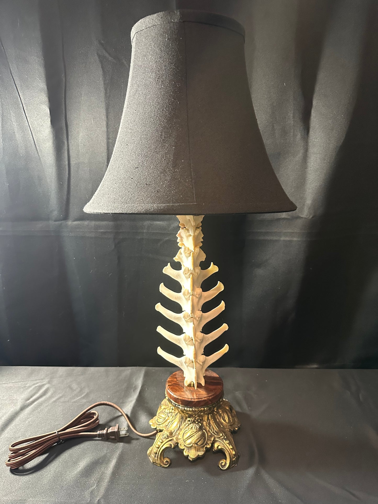 Deer Spine Table Lamp