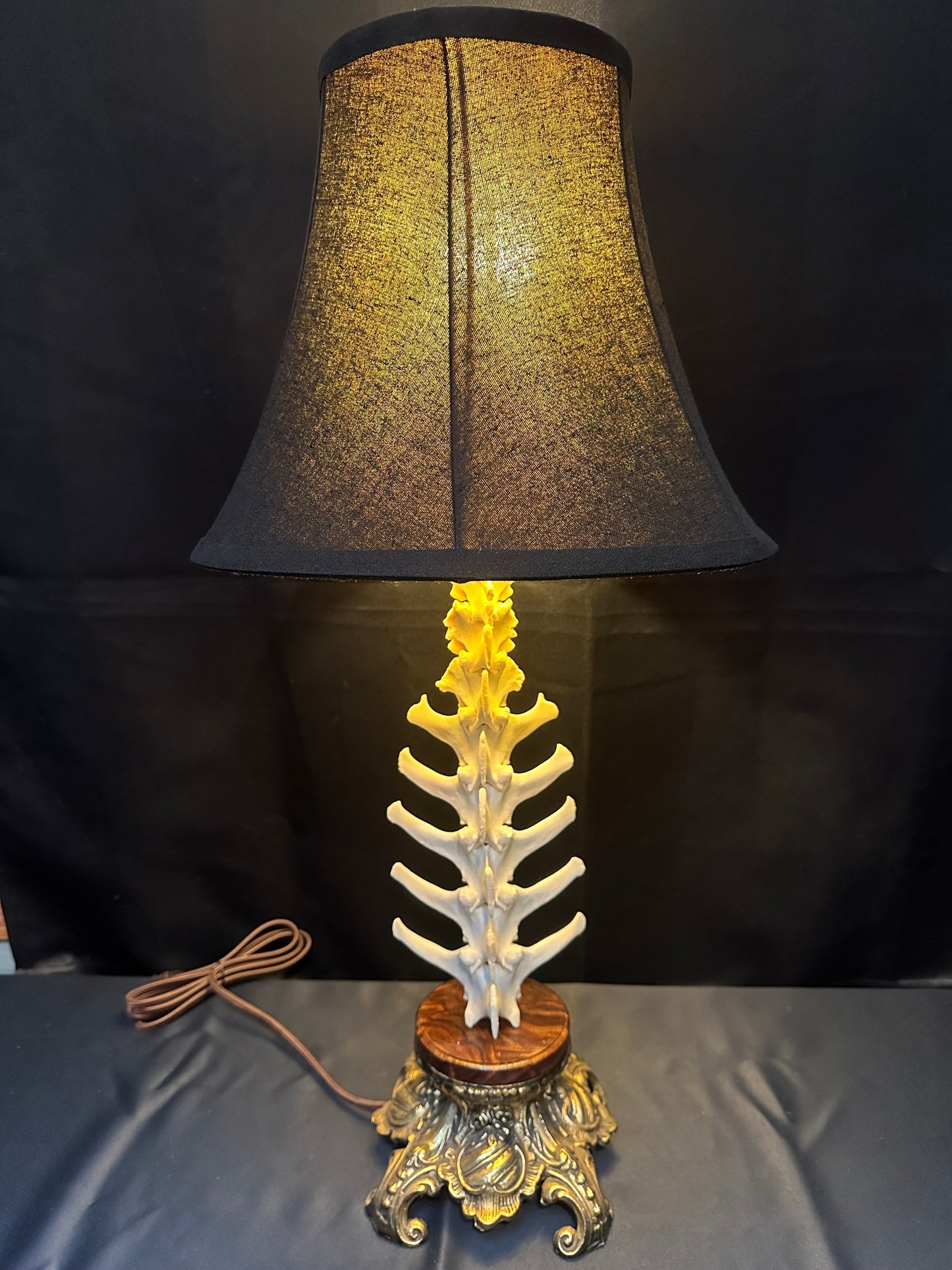 Deer Spine Table Lamp