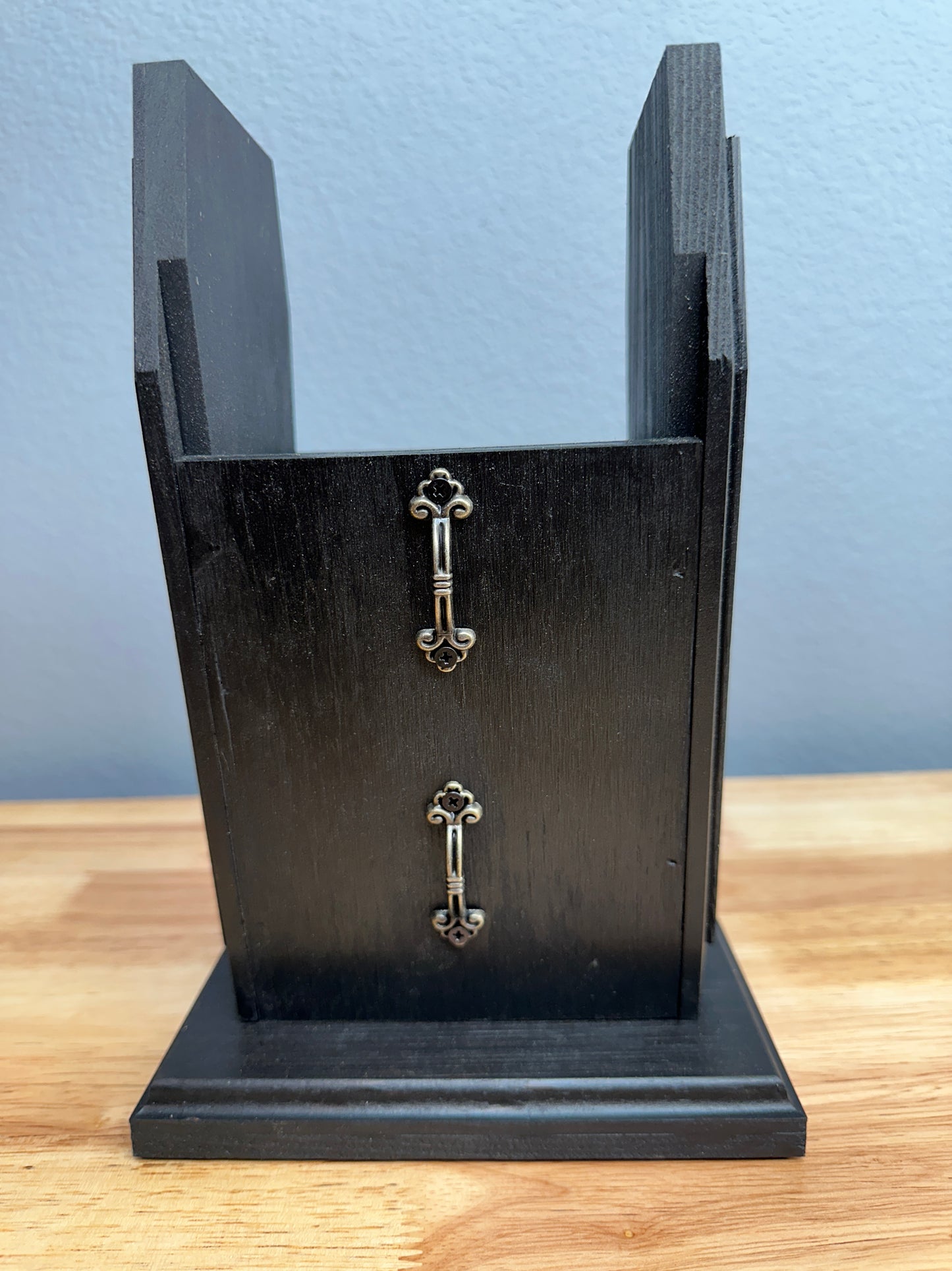 Coffin Utensil Holder