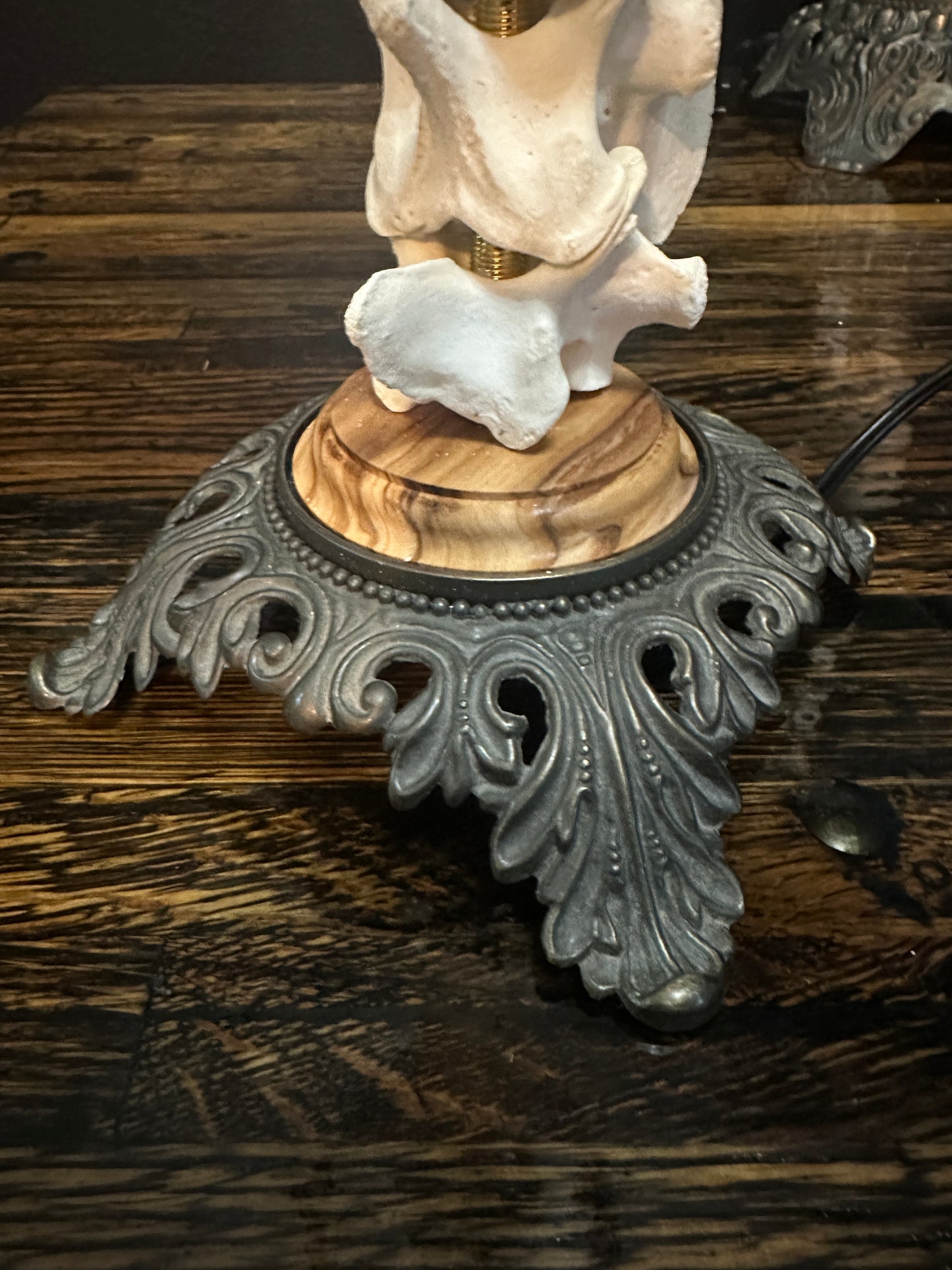 Deer Spine Table Lamp Olive Wood